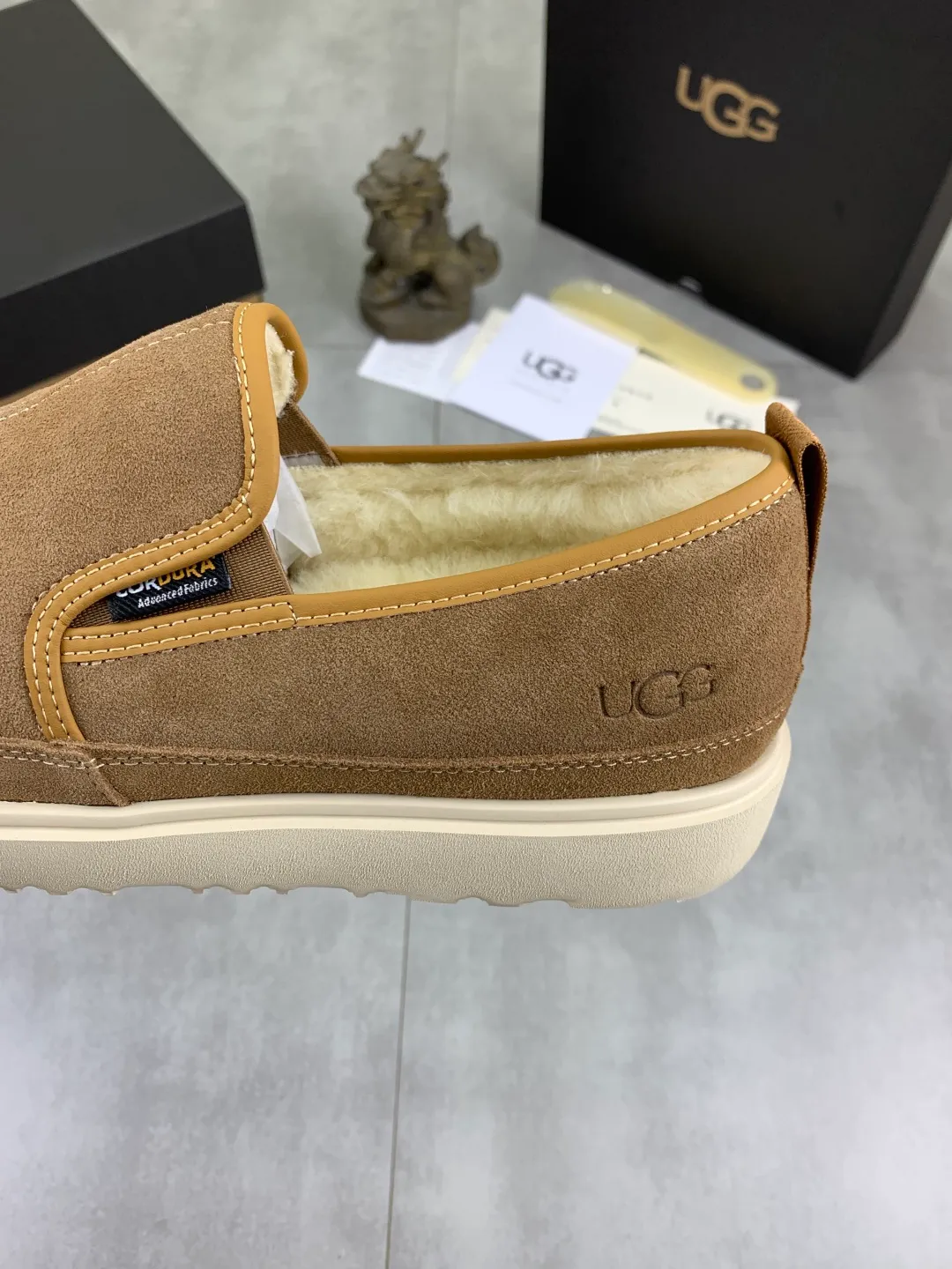 Men's men's shoes 💰P580 [New style] hot style 💰 versatile casual slip-on fur shoes 🆘 "Real Wool" [UGG] 👉 hot style men's shoes official website synchronization 🔰 quality [proud] is not comparable to the imitations in the general market 🌀 The upper is imported Italian frosted calfskin, and the lining: foot pad 🅰️ grade 🐑 real wool 👻 Only Grade A can show the effect The hand feels smooth and delicate 🔱The shoe shape is grand, only the factory can achieve it 🎄The perfect toughness of the original outsole 👻⬛️ can allow customers to bid farewell to one-time consumption. Real wool lining, super warm. Available in black or brown. Size: 39-44